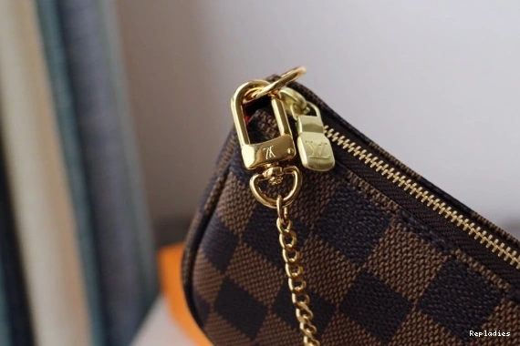 Cheap POCHETTE MINI ACCESSOIRES VUITTON LOUIS 0814